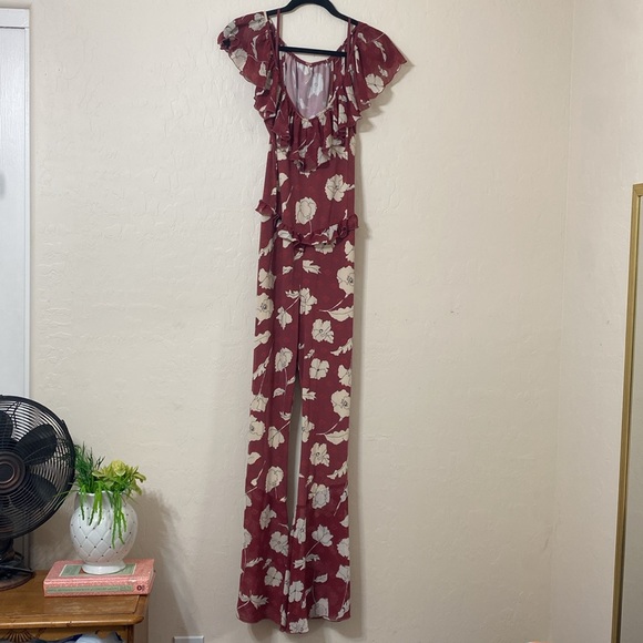 Free People Austyn One Piece Flare Leg Jumpsuit Floral Ruffle size Large - Picture 2 of 16